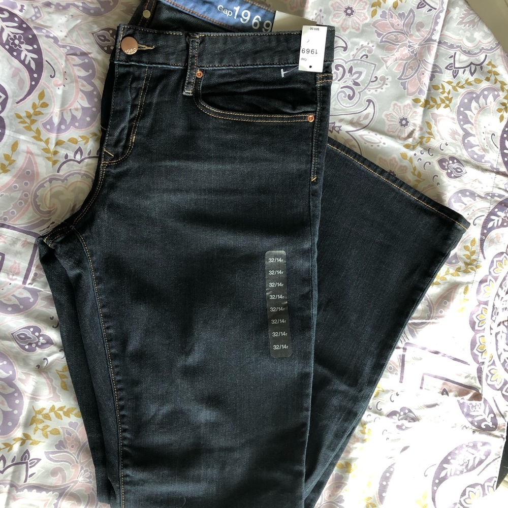 GAP 1969 Curvy low rise boot cut jeans 32/14r